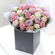 Place your order of flowers made by our florists to uk before 5.30pm monday to friday, the day before the flowers are due. Extra Large Vera Wang Sweet Simplicity Luxury Flowers Flower Packaging Flower Delivery