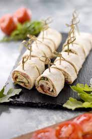 Wrap Aperitif Jambon Cru Roquette Fromage Frais Et Tomates Sechees Recette Aperitif Jambon Cru Recette Apero Facile Aperitif Wrap