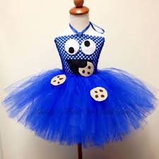 Come fare un vestito barbie uncinetto di lana facile e bellissimo con tante balze e coordinato di cappellino e borsetta all'uncinetto, ho preferito la lana al cotone perchè il vestito lo usano le mie bambine per giocare e. Carnevale Come Fare Un Vestito Di Feltro Lana E Scarti Tessili