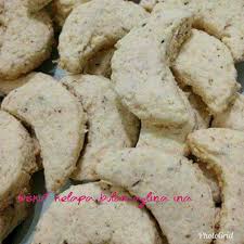 Resepi biskut badam yang rangup dan sedap. Resepi Biskut Kelapa