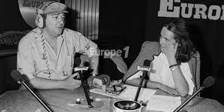 Butmodifier  fondée par coluche en 1985, les restos du cœur, association reconnue d'utilité publique, « ont pour but d'aider et d'apporter une assistance bénévole aux personnes démunies, notamment dans le domaine alimentaire par l'accès à des repas gratuits, et par la participation à leur insertion sociale et économique, ainsi qu'à toute l'action contre la pauvreté sous toutes ses formes »4. Je Lance L Idee Comme Ca Le Jour Ou Coluche A Lance Les Restos Du Coeur