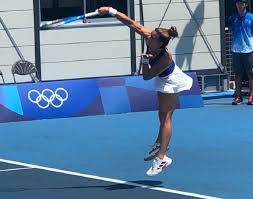 Γεννήθηκε στις 25 ιουλίου 1995 στην αθήνα. Ofvu 7htyfmvim