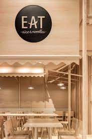 Wood Chipping Onion Designs All Wood Eatery At Emquartier Knstrct Noodle Restaurant Restaurant Noodle Bar