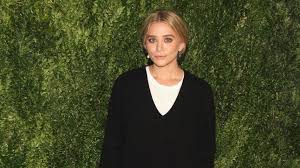 Sorry for your loss star elizabeth olsen takes the wired autocomplete interview and answers the internet's most searched questions about herself. Zol Hvgj H87um