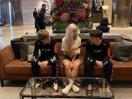 We found Eva Elfie at The International 2022: pornstar embarasses TI11  players with sex questions and cheers for Tundra — Escorenews