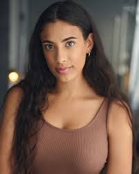 Sarah Pearson's Instagram, Twitter & Facebook