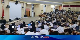 Download soal skb guru bahasa inggris. Tes Skb Cpns Di Bkn Disederhanakan Menjadi 2 Tahap Apa Saja Halaman All Kompas Com