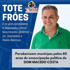 De mãos dadas, Tote Fróes e os deputados Elmar Nascimento e Pablo Barrozo  parabenizam os 60 anos de D.M. Costa