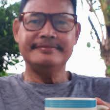 Pagdating sa pag-ibig, ano ba ang dapat manaig: utak o puso? #HugotHuwebes