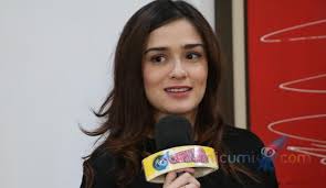 Gara-gara Cewek Ini, Yasmine Wildblood 'Bolong' Puasa