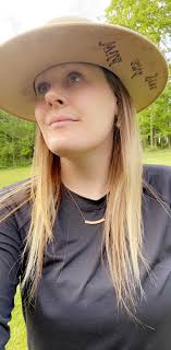 REIN EM IN with Beth Wright