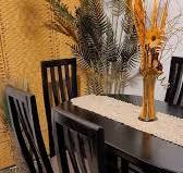 Comedor Ovalado de Madera: Estilo y Funcionalidad