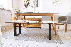 Baumbänke aus holz bieten einen ganz besonderen charme. Sitzbank Selber Bauen Anleitung So Baut Ihr Eine Bank Mit Schwarzen Kufenbeinen Selbst Bonny Und Kleid