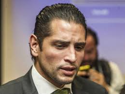 'Descortesía' desata discusión entre Enrique Aubry y Hugo Contreras