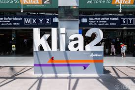 It replaces the previous lcct which has now become a cargo warehouse. ã‚¯ã‚¢ãƒ©ãƒ«ãƒ³ãƒ—ãƒ¼ãƒ«å›½éš›ç©ºæ¸¯ Klia2ã®å±•æœ›ãƒ‡ãƒƒã‚­ Smoking Areaã§é£›è¡Œæ©Ÿæ'®å½± Tekito Miler