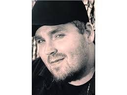 Danny Ringer's Instagram, Twitter & Facebook