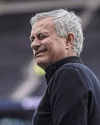 Jose Mourinho: "Give me all the old men. Cristiano Ronaldo, Lionel Messi,  Didier Drogba, Lampard, Terry, Sergio Ramos, Jerome Boateng, Dani Alves,  Neuer, Luka Modric and Iniesta. I would win the league,