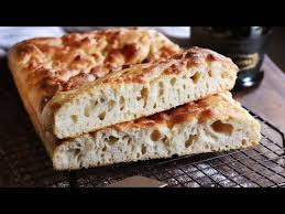 Una Levadura Natural Para Tus Panes O Pizzas Y Que Dura Toda La Vida Hace Mucho Que Hacemos Pan Con En 2020 Receta De Medialunas Caseras Focaccia Medialunas Receta