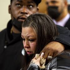 Daunte Wright family, activists see injustice in Kim Potter's sentence