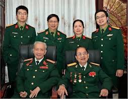 Gia đình duy nhất Việt Nam có 3 bố con cùng vinh dự được nhận ...