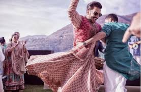 Deepika Padukone Ranveer Singh Wedding Photos Are Worth The Wait Indian Mehendi Ranveer Singh Desi Bride