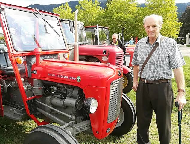 Tributes were paid to Alan Ford, 72, and his son Rick, 42 after their deaths at a Cheshire farm