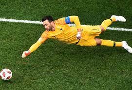 Au total lors de ce match hugo lloris a réussi neuf parades, une bonne performance malgré les deux buts encaissés face aux islandais. Equipe De France L Arret Numero 1 De Lloris Equipe De France Le Telegramme