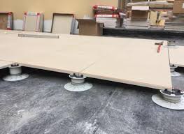 La qualità della pietra per realizzare un rivestimento galleggianti in pietra dipende dalle finiture e dai trattamenti applicati sulle pietre e sono realizzate in lastre con spessore di cm 4 larghe cm 50 ed alte cm 37. Pavimento Galleggiante Effetto Legno Olmo 40x80 E 40x120 Gres 2 Cm Spessore Gres Porcellanato Prodotti Ceramiche Artistiche Bertolani Srl