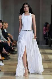 Cette date marque le début de la saison estivale, avec une météo qui s'annonce ensoleillée. 12 Tendances Mode Printemps Ete 2021 Reperees A La Fashion Week Spring Summer 2016 Fashion Summer Dresses Spring Summer Dress