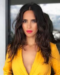 The flacon has an innovative refill system that is simple and clean to use, as there is no funnel. My Way The New Women S Fragrance By Armani Beauty Excellence Magazine