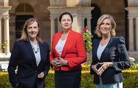 Palaszczuk była doradcą politycznym i prawnikiem przed wyborem do sejmu ustawodawczego, zastępując w. Sister Opens Up About The Control Allison Baden Clay S Husband Had Over Her Before Killing Her Travel Guides