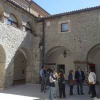 Nel secondo dopoguerra ascoli, prossima a cerignola, si trovò al centro di importanti lotte bracciantili contro il latifondismo, la mezzadria e le gabbie salariali. Ascoli Satriano Foggia Puglia