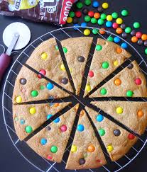 Recette De Cookie Geant Aux M M S La Recette Facile Recette Cookies Et Biscuits Cookies Geant Perle En Sucre