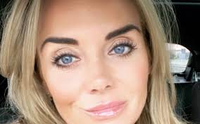 Nadat de breuk tussen andré hazes (27) en monique westenberg (43) bekend werd, kwam andré zelf met de naam van sarah van soelen (25), als zijn mogelijke nieuwe liefde. Monique Westenberg Schrikt Zich Kapot Van Wat Sarah Van Soelen Gedaan Heeft Nieuws365