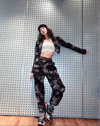 Blackpink fashion korean fashion lisa hair lisa black pink yellow windbreaker selena gomez photoshoot lisa blackpink wallpaper yellow hair blackpink photos. Blackpink Lisa Or Jennie Or Jisoo Or Rose Which Member Is Your Style Twin Comment Now