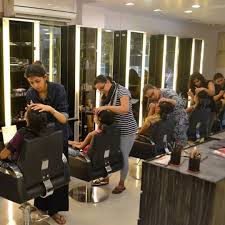 The beauty industry is a dynamic labor market with many opportunities for people in the fields of hair styling, natural hair design, skin care, and teaching. 12 Best Makeup Schools In Delhi For Professional Courses So Delhi