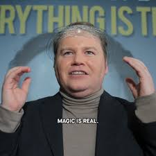 Helen Mirren: award-winning actress and animal whisperer bear 🐻 #sagawards 