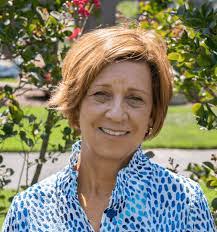 Kerry Bogert's Instagram, Twitter & Facebook