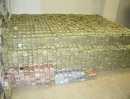 Pictured 1 5 Million Found During A Raid Of El Chapo S Home Prosecutors Are Looking To Force El Chapo To Pay Ba Mexican Drug Lord Drug Cartel Money Pictures