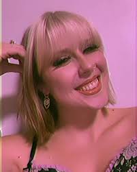 Adele Hensley's Instagram, Twitter & Facebook