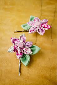 Kanzashi Blumen Bluten Aus Stoff Nahen Basteln Geschenke Basteln Blumen Nahen