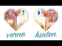Falte dann geldscheine zu schmetterlingen und befestige sie mit einer dünnen nadel oder einem stück klebestreifen an der leinwand. Geld Falten Herz Hochzeit Geldgeschenk Basteln Youtube Geld Falten Hochzeit Geld Falten Herz Hochzeit Geschenk Geld