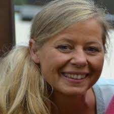 Lillian Christensen's Instagram, Twitter & Facebook