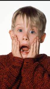 Macaulay Culkin In The Movie Home Alone Home Alone Movie Home Alone Macaulay Culkin