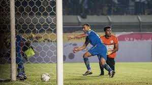 Robert alberts pelatih persib dan sudirman (persija) mengaku optimis bisa menang di final piala menpora 2021. Live Streaming Persib Bandung Vs Ps Tira Di Liga 1 2019