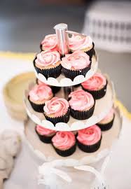 All catherine wants is to be declared the office tart baker of the kingdom. Alice In Wonderland Cake Rose Bakes