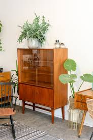Mobel Mit Geschichte Die Schonsten Vintage Laden In Koln Koln Vintage Shoppen Laden Dekor Esszimmer Dekor Ideen Zimmer Dekor Ideen