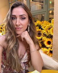 𝐂𝐇𝐀𝐑𝐋𝐄̀𝐍𝐄 𝐒𝐓𝐑𝐎𝐍𝐆 (@charlene.strengthcoach) • Instagram photos  and videos