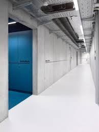 Pin By Georges Beligne On Signage Wayfinding Corporate Interior Design Signage Design Data Center Design