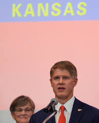 Câu lạc bộ Kansas City Chiefs thông báo họ sẽ rời sân vận động Arrowhead và chuyển đến địa điểm mới bên kia biên giới Kansas-Missouri.